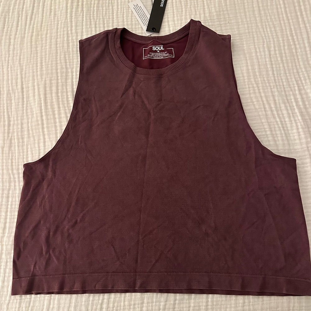 NWT - SOUL CYCLE SEAMLESS CROP TANK IN BURGUNDY - SZ M